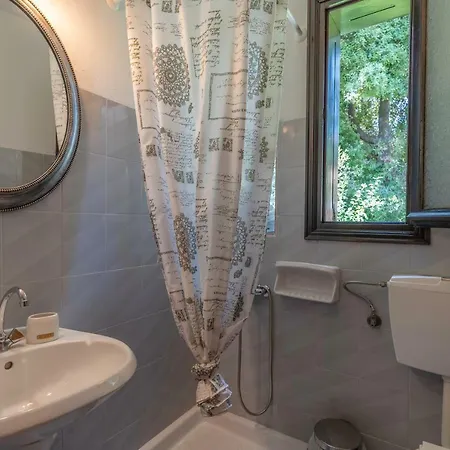 Vasilia Apartment *